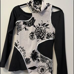 Assymetrical dress shirt